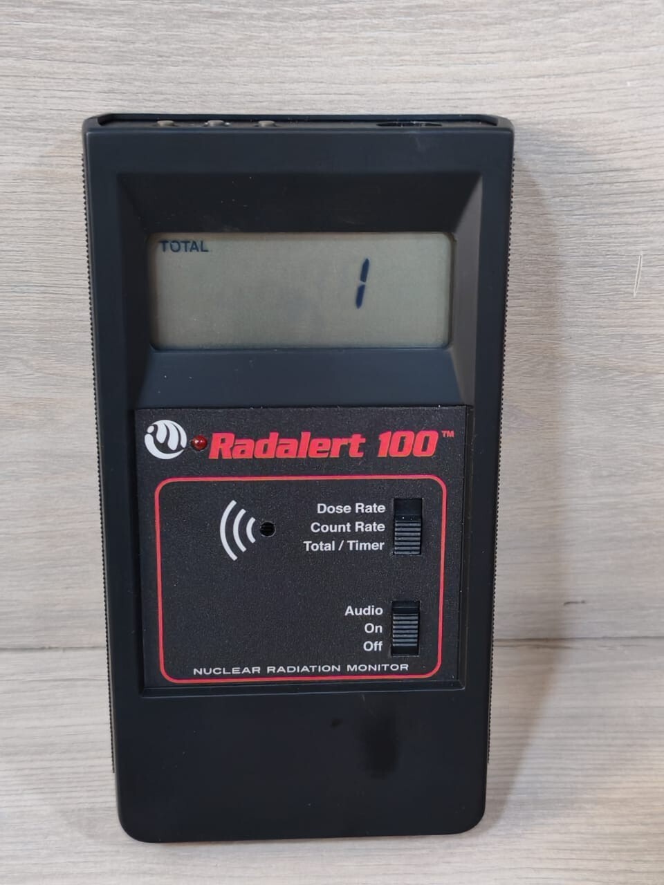 INTERNATIONAL MEDCOM RADALERT 100 R100X INTERNATIONAL MEDCOM RADALERT 100 R100X NUCLEAR RADIATION MONITOR 4