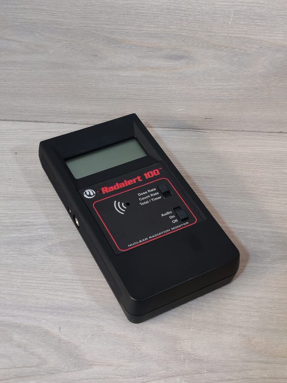 INTERNATIONAL MEDCOM RADALERT 100 R100X INTERNATIONAL MEDCOM RADALERT 100 R100X NUCLEAR RADIATION MONITOR 8