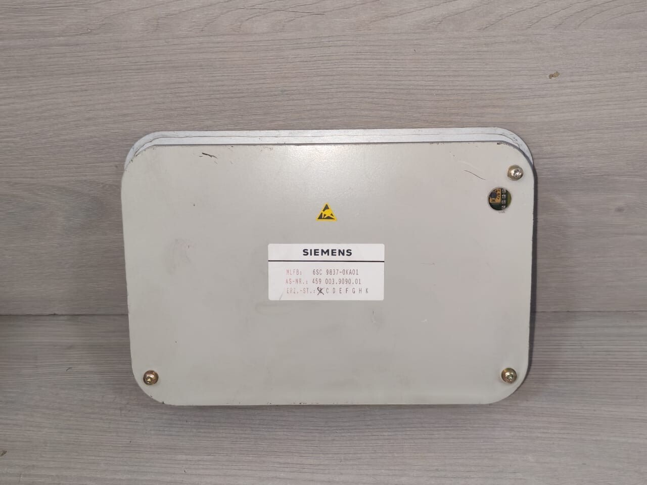 Siemens 6SC98370KA01 SIEMENS 6SC 9837-0KA01 OPERATOR PANEL 8