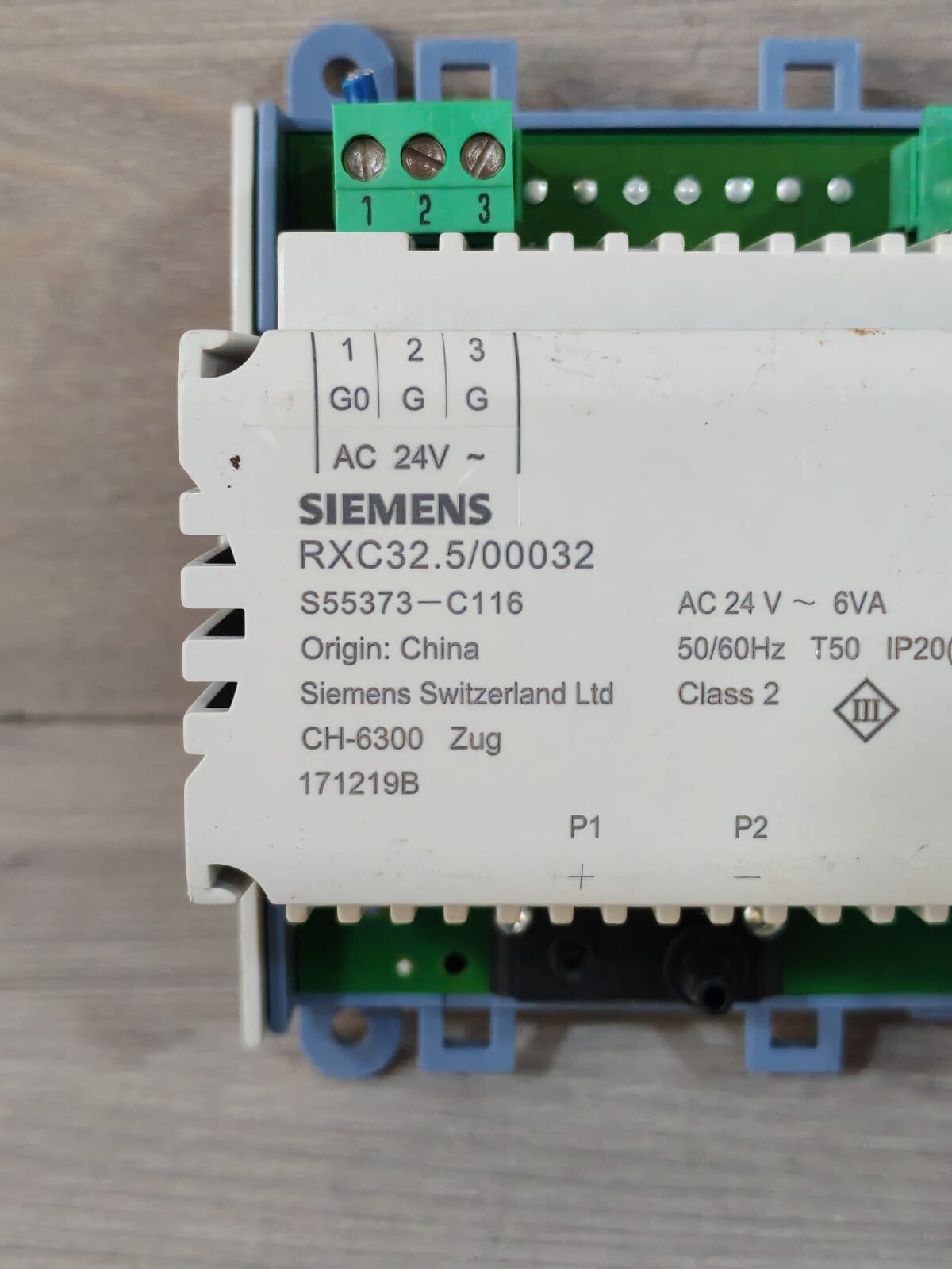 Siemens RXC32.5/00032 SIEMENS RXC32.5/00032 24V-6VA 50/60Hz ROOM CONTROLLER 2