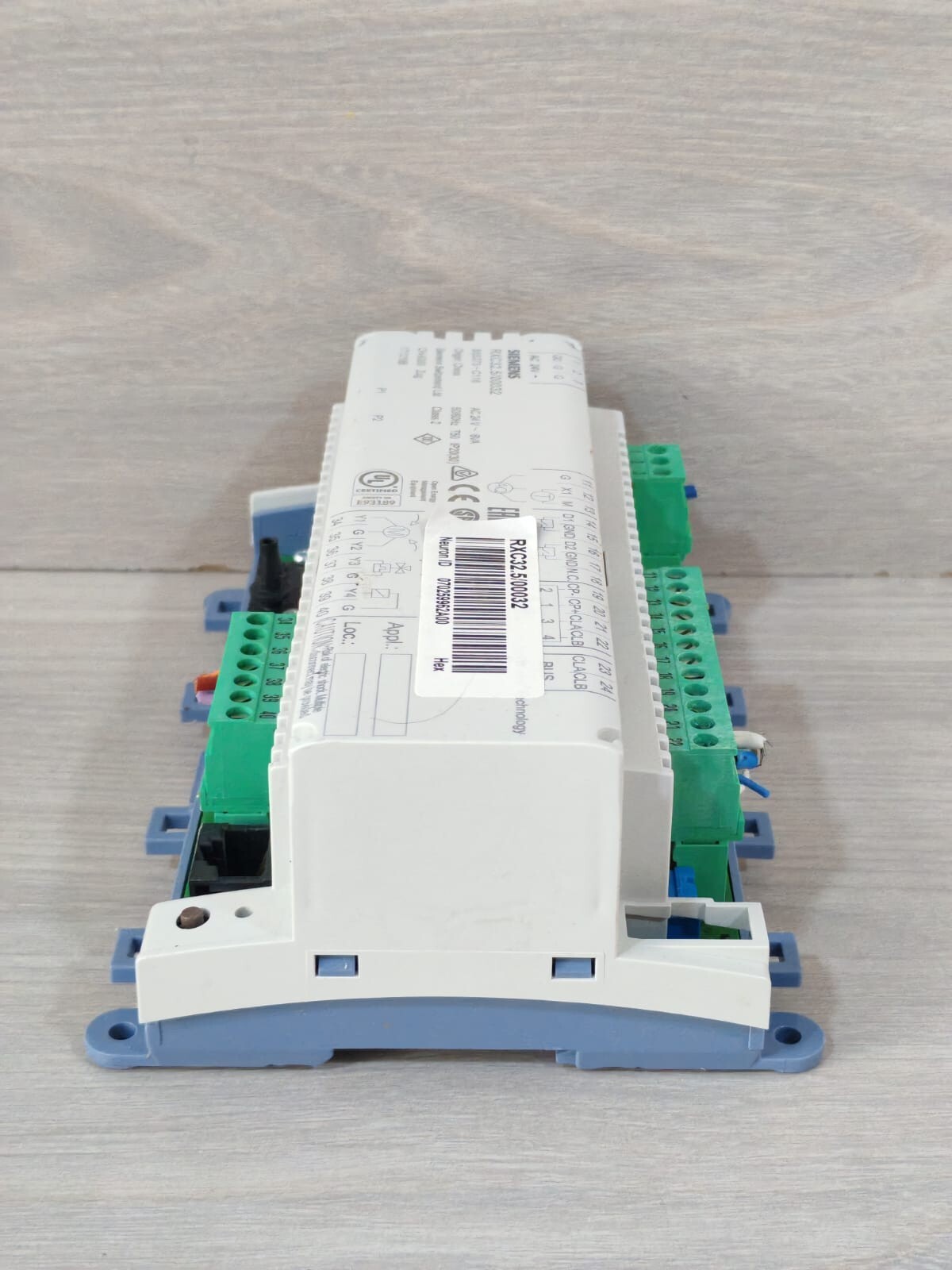 Siemens RXC32.5/00032 SIEMENS RXC32.5/00032 24V-6VA 50/60Hz ROOM CONTROLLER 8