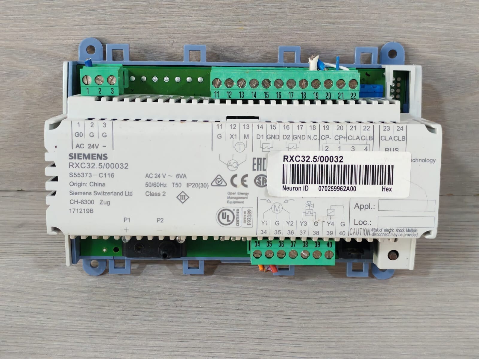 SIEMENS RXC32.5/00032 24V-6VA 50/60Hz ROOM CONTROLLER