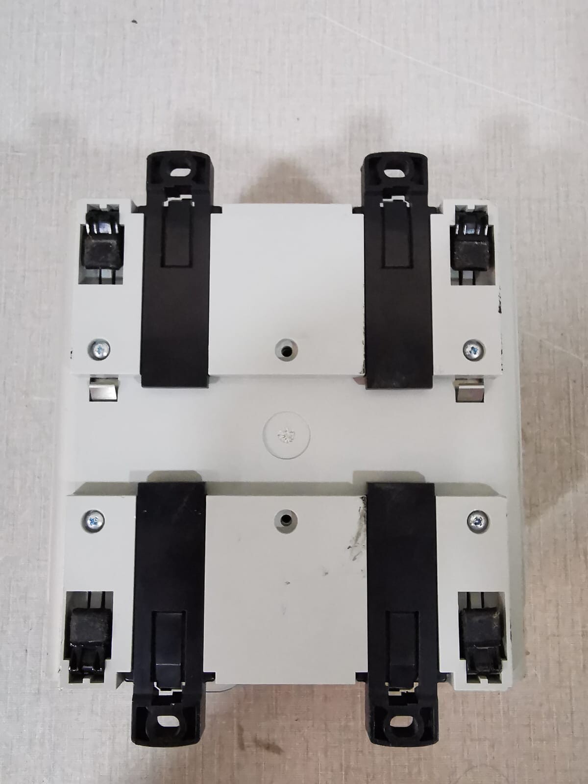 Allen Bradley 1783-MS06T / PN-16205 Allen Bradley STRATIX 8000 Ethernet Managed Switch 1783-MS06T / PN-16205 7