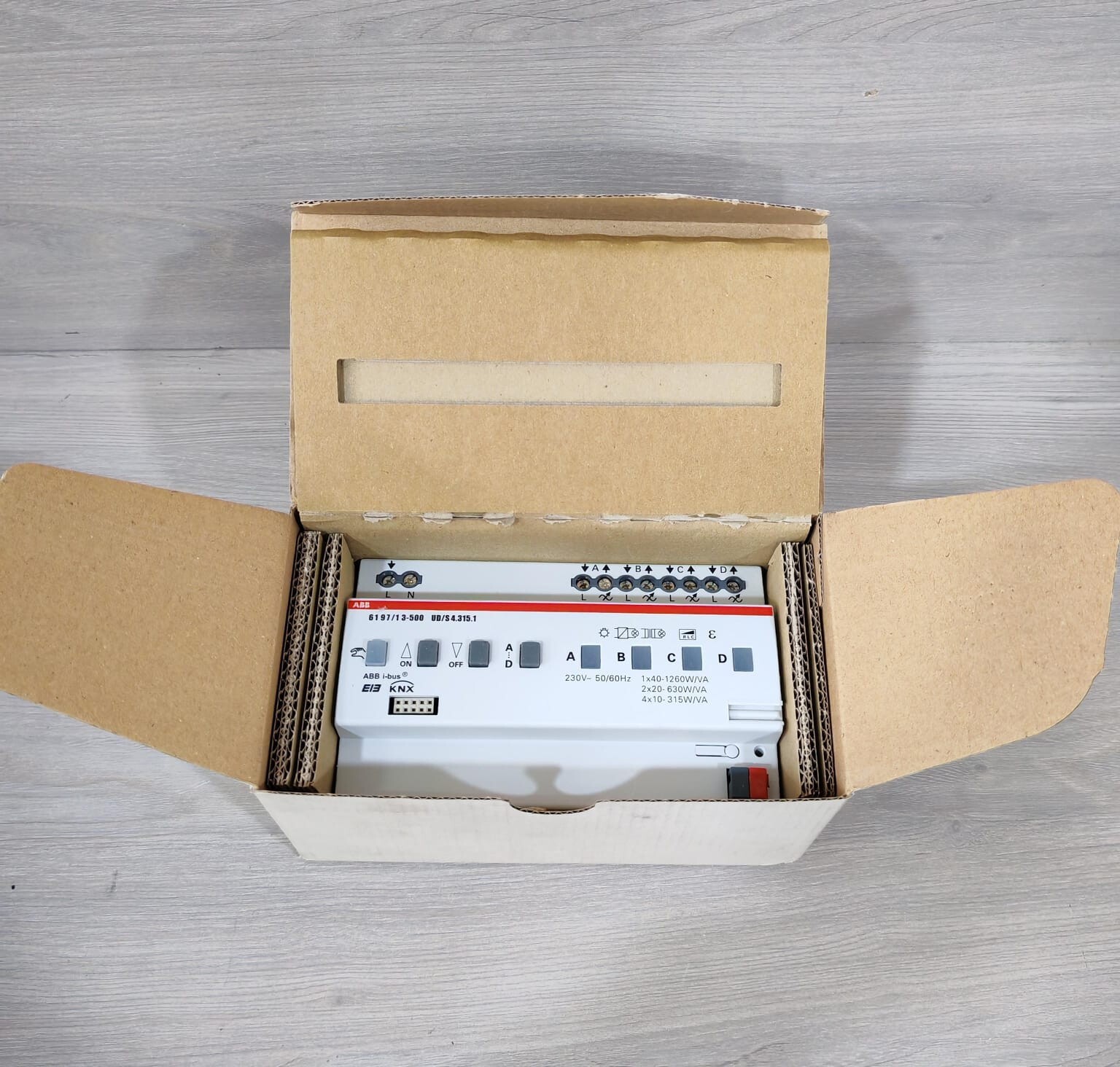 ABB 6197/13-500 ABB 6197/13-500 Universal Dimmaktor KNX UD/S 4.315.1 Dimmer Actuator 2