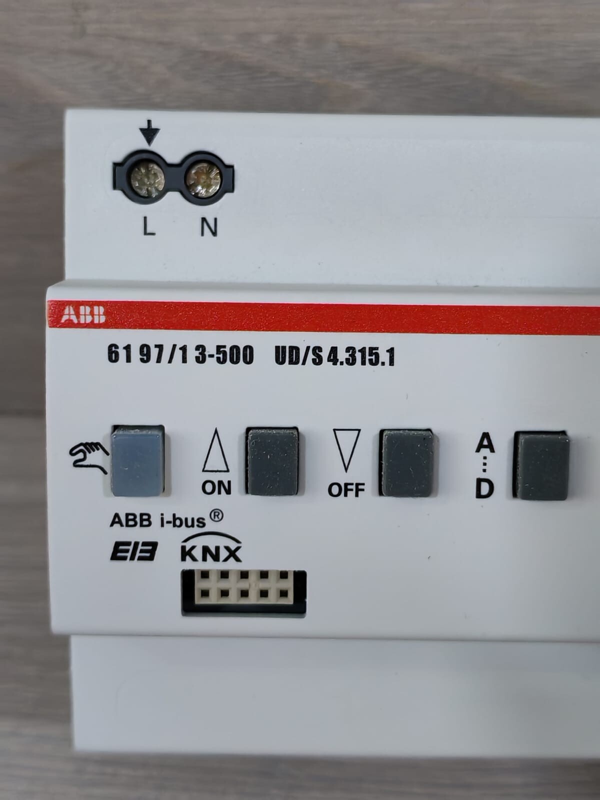 ABB 6197/13-500 ABB 6197/13-500 Universal Dimmaktor KNX UD/S 4.315.1 Dimmer Actuator 4