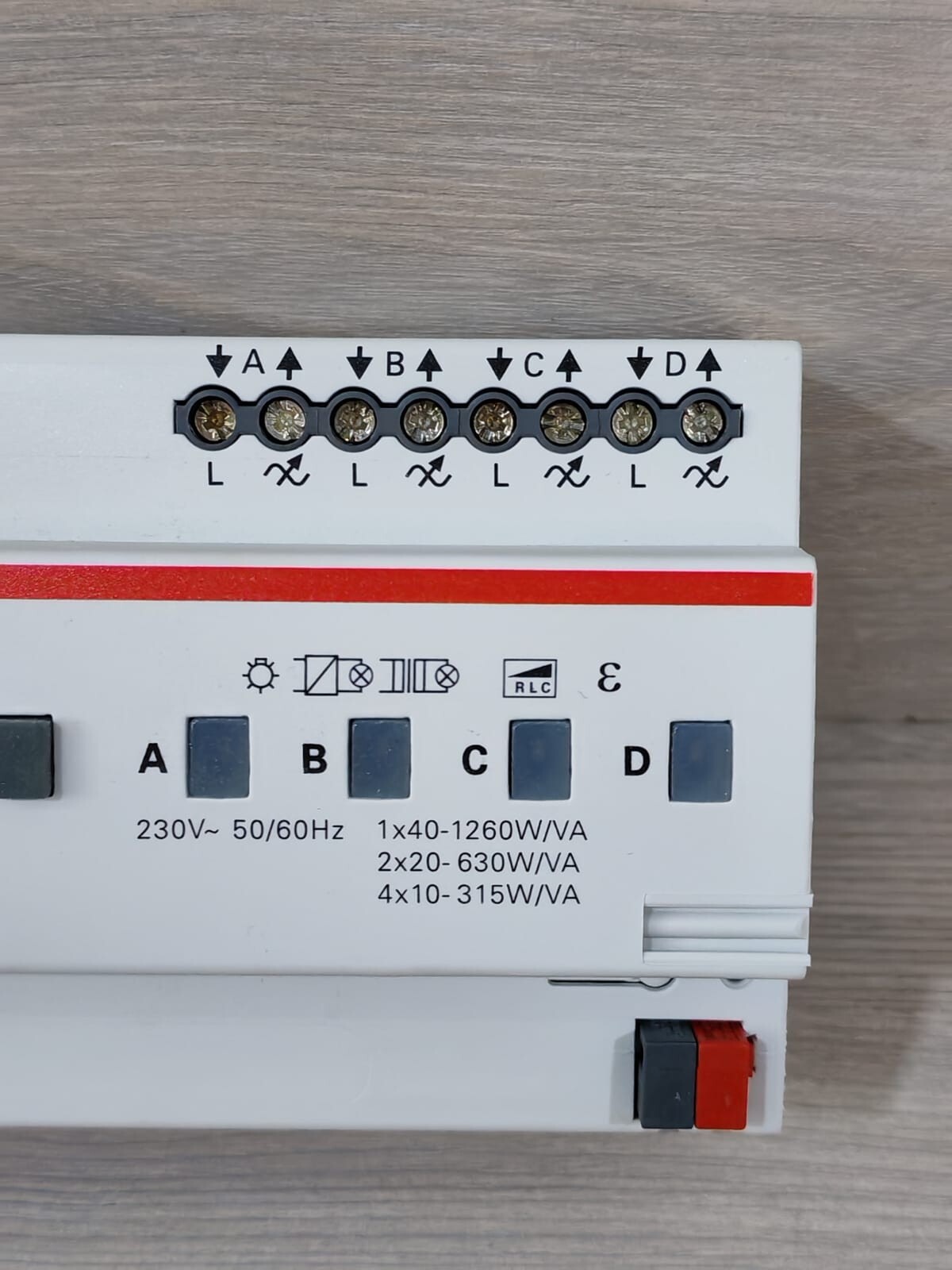 ABB 6197/13-500 ABB 6197/13-500 Universal Dimmaktor KNX UD/S 4.315.1 Dimmer Actuator 5