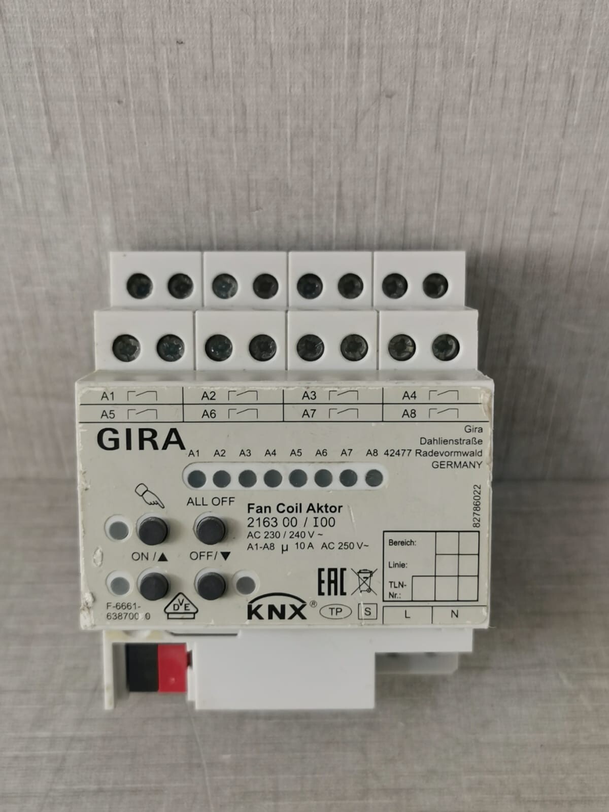 GIRA 2163 00 / I00 GIRA 2163 00 / I00 Fan Coil Actuator 2