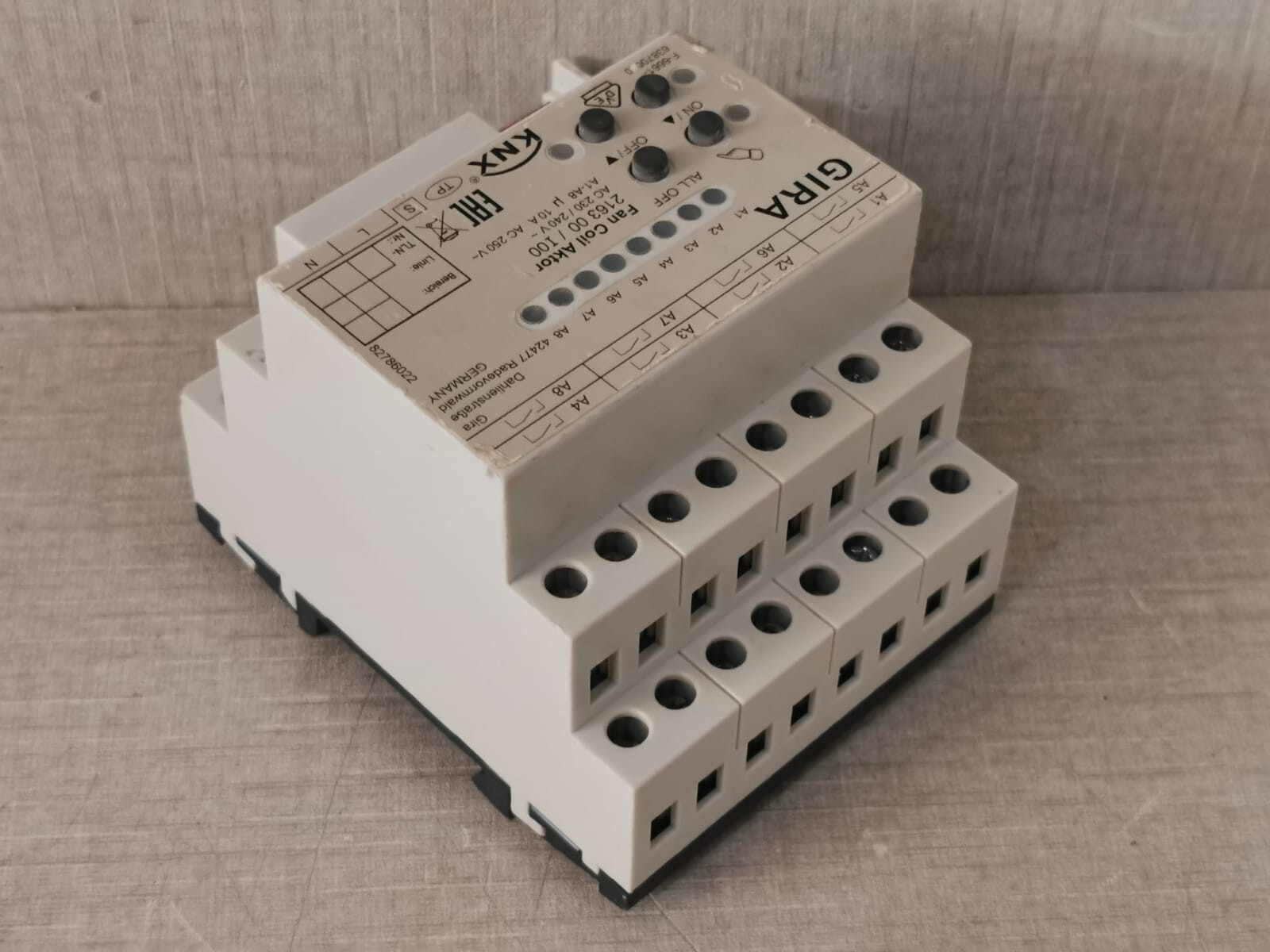 GIRA 2163 00 / I00 GIRA 2163 00 / I00 Fan Coil Actuator 9