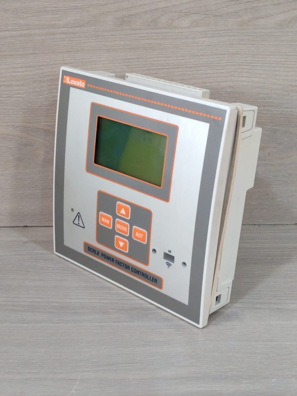Lovato DCRL8 LOVATO DCRL8 POWER FACTOR CONTROLLER 100-440V -TRIED & TESTED 8