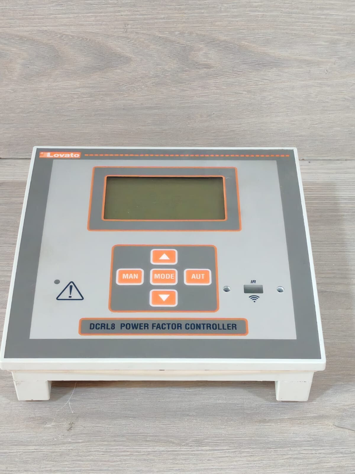 Lovato DCRL8 LOVATO DCRL8 POWER FACTOR CONTROLLER 100-440V -TRIED & TESTED 9
