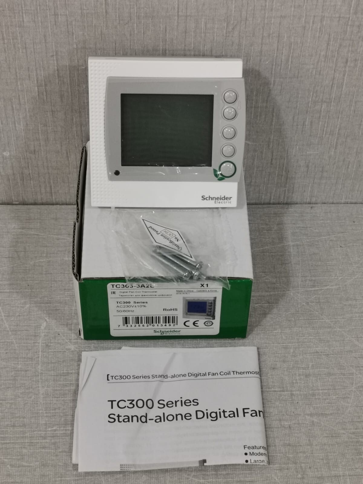 SCHNEIDER ELECTRIC TC303-3A2L DIGITAL FAN COIL THERMOSTAT TC300 SERIES