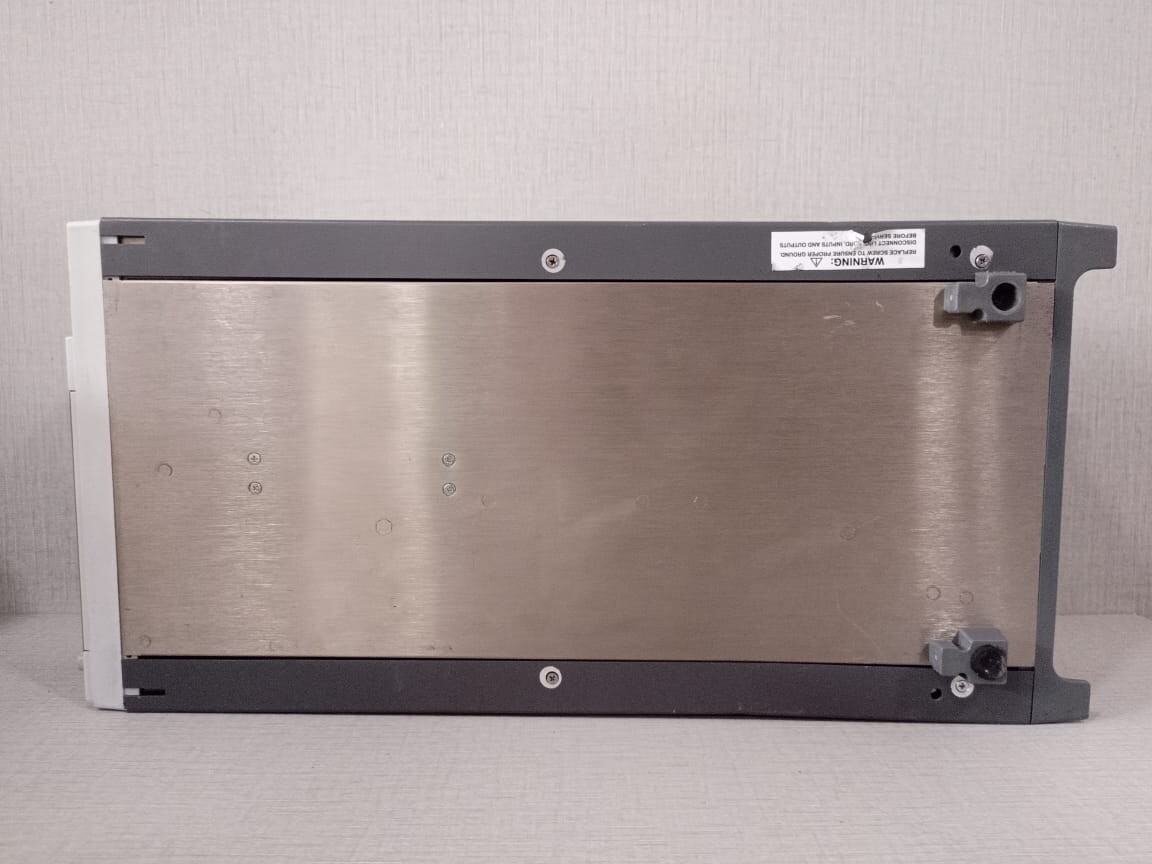 Keithley 2611B Keithley 2611B SYSTEM SOURCE METER - Missing Stand & Button 7