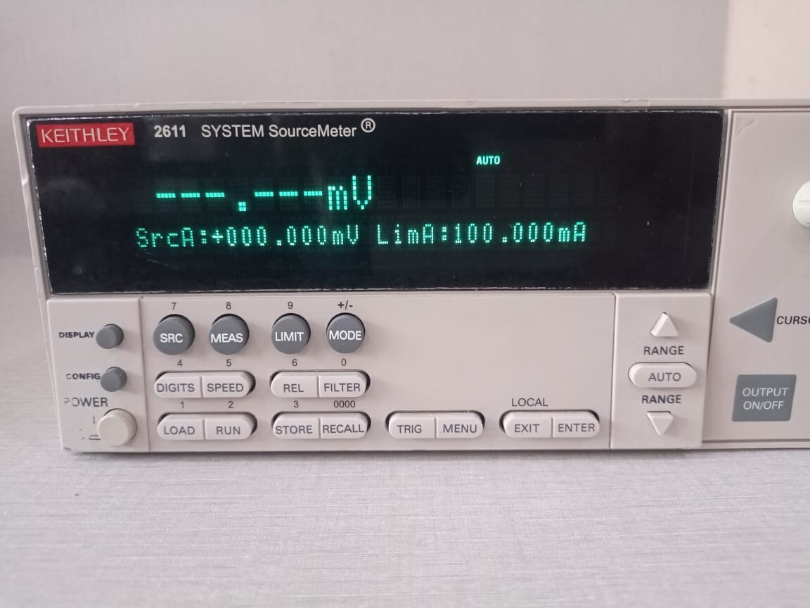 Keithley 2611 Keithley 2611 SYSTEM SOURCE METER - Missing Stand & Button 4