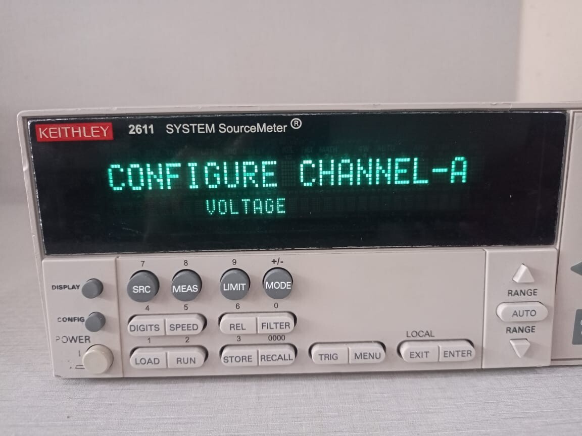 Keithley 2611 Keithley 2611 SYSTEM SOURCE METER - Missing Stand & Button 7