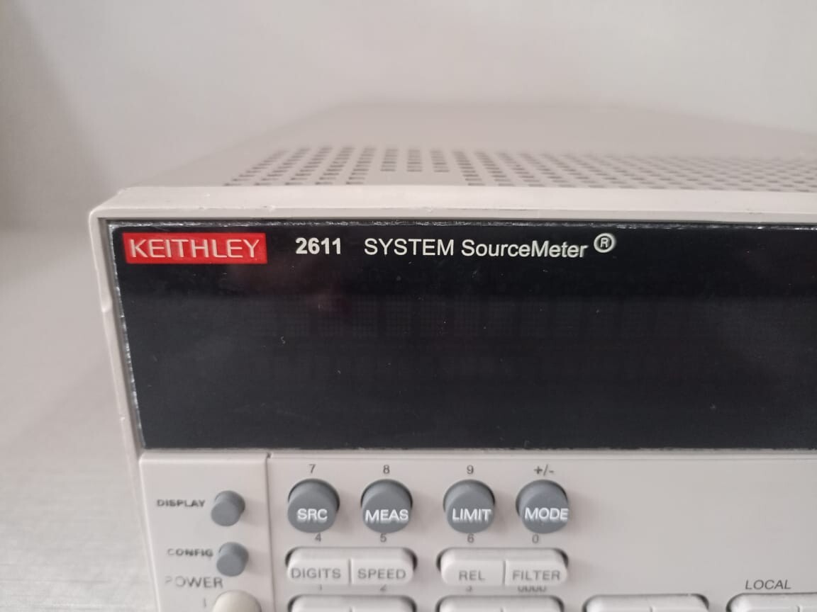 Keithley 2611 Keithley 2611 SYSTEM SOURCE METER - Missing Stand & Button 8