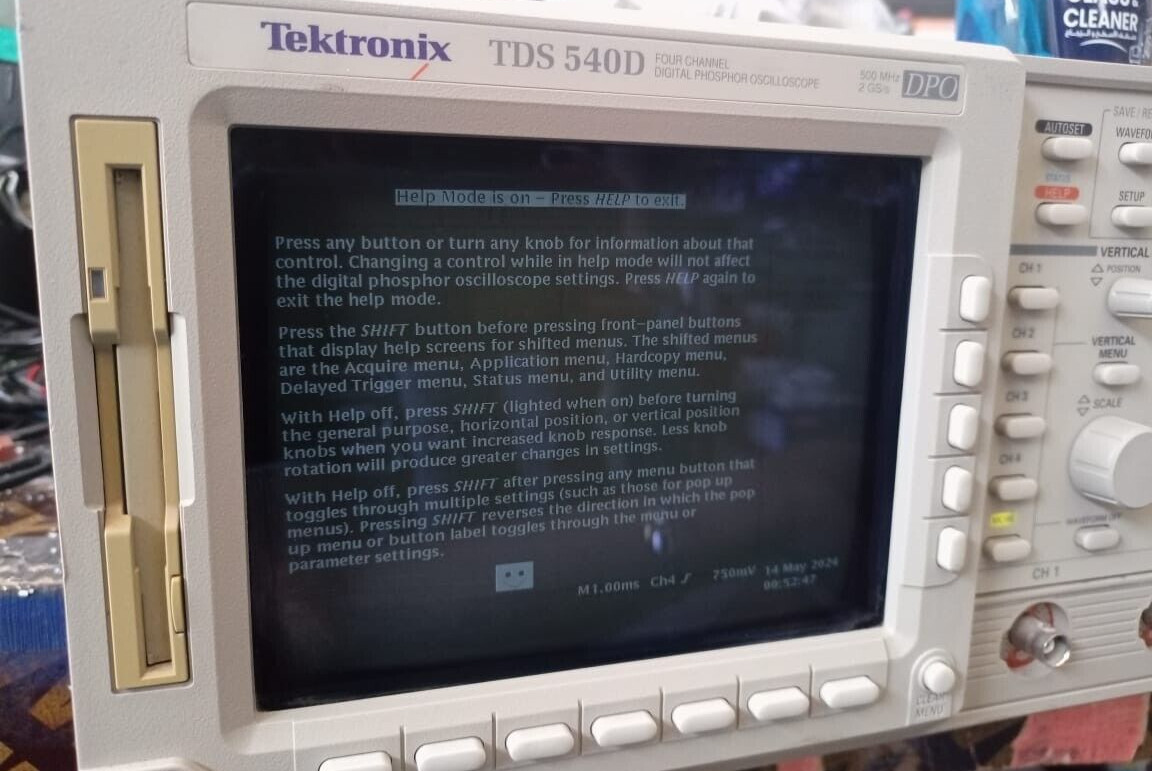 Tektronix TDS 540D TEKTRONIX TDS 540D 4 CHANNEL DIGITAL PHOSPHOR OSCILLOSCOPE 500MHz 2GS/S 2