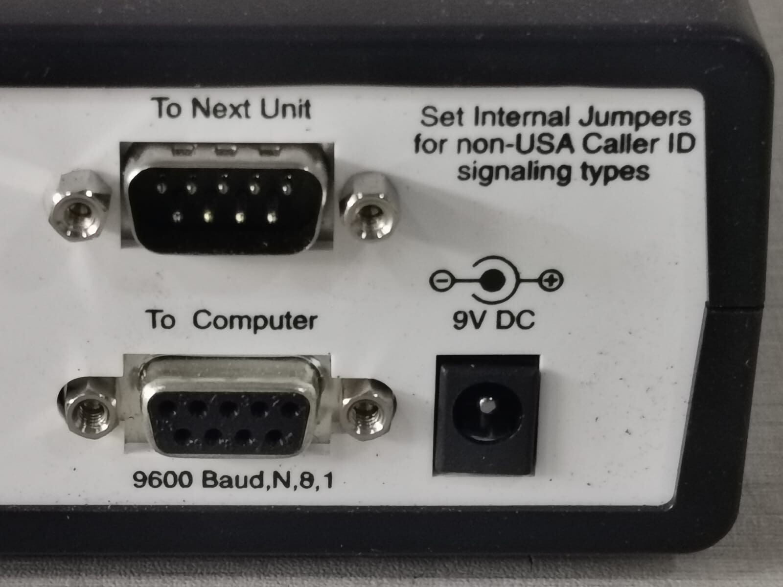 FCC PART-68 WHOZZ CALLING?4 CALLER ID/CALL ACCOUNTING UNIT COMPLIES W/ FCC PART 68.FCC 7