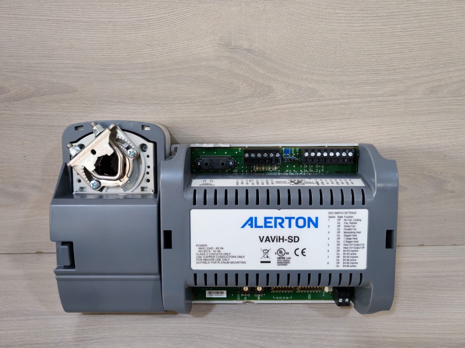 Alerton 50027209-001 ALERTON VaVIH-SD VAV CONTROLLER WITH ACTUATOR 50027209-001 REV. G 3