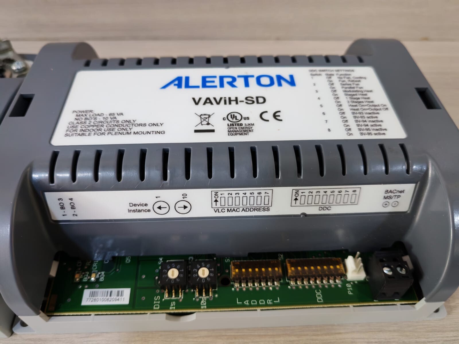 Alerton 50027209-001 ALERTON VaVIH-SD VAV CONTROLLER WITH ACTUATOR 50027209-001 REV. G 8