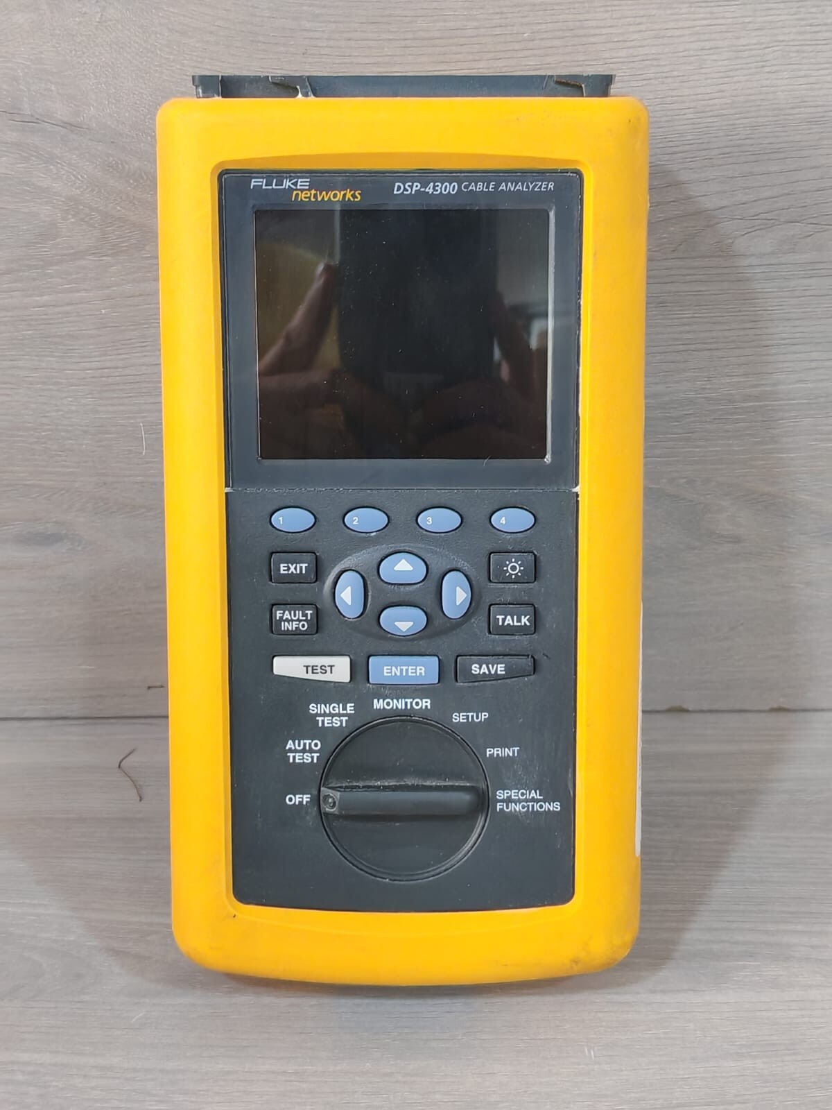 FLUKE NETWORKS DSP-4300 CABLE ANALYZER