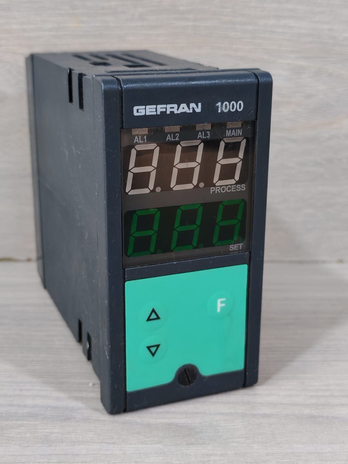 GEFRAN 1000-R0-1R-0-0 GEFRAN 1000-R0-1R-0-0 VER.13.0 11.27VAC/DC 50/60Hz 9VA TEMP.CONTROLLER 3