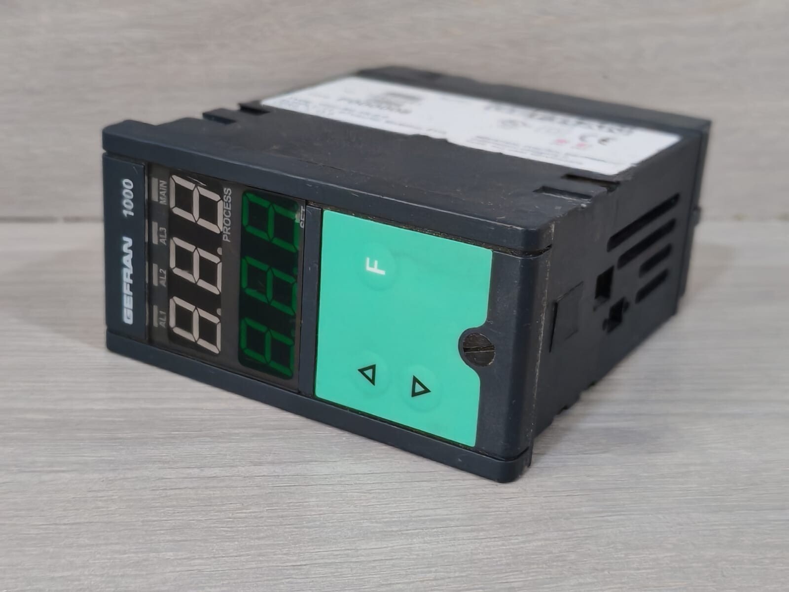 GEFRAN 1000-R0-1R-0-0 GEFRAN 1000-R0-1R-0-0 VER.13.0 11.27VAC/DC 50/60Hz 9VA TEMP.CONTROLLER 5