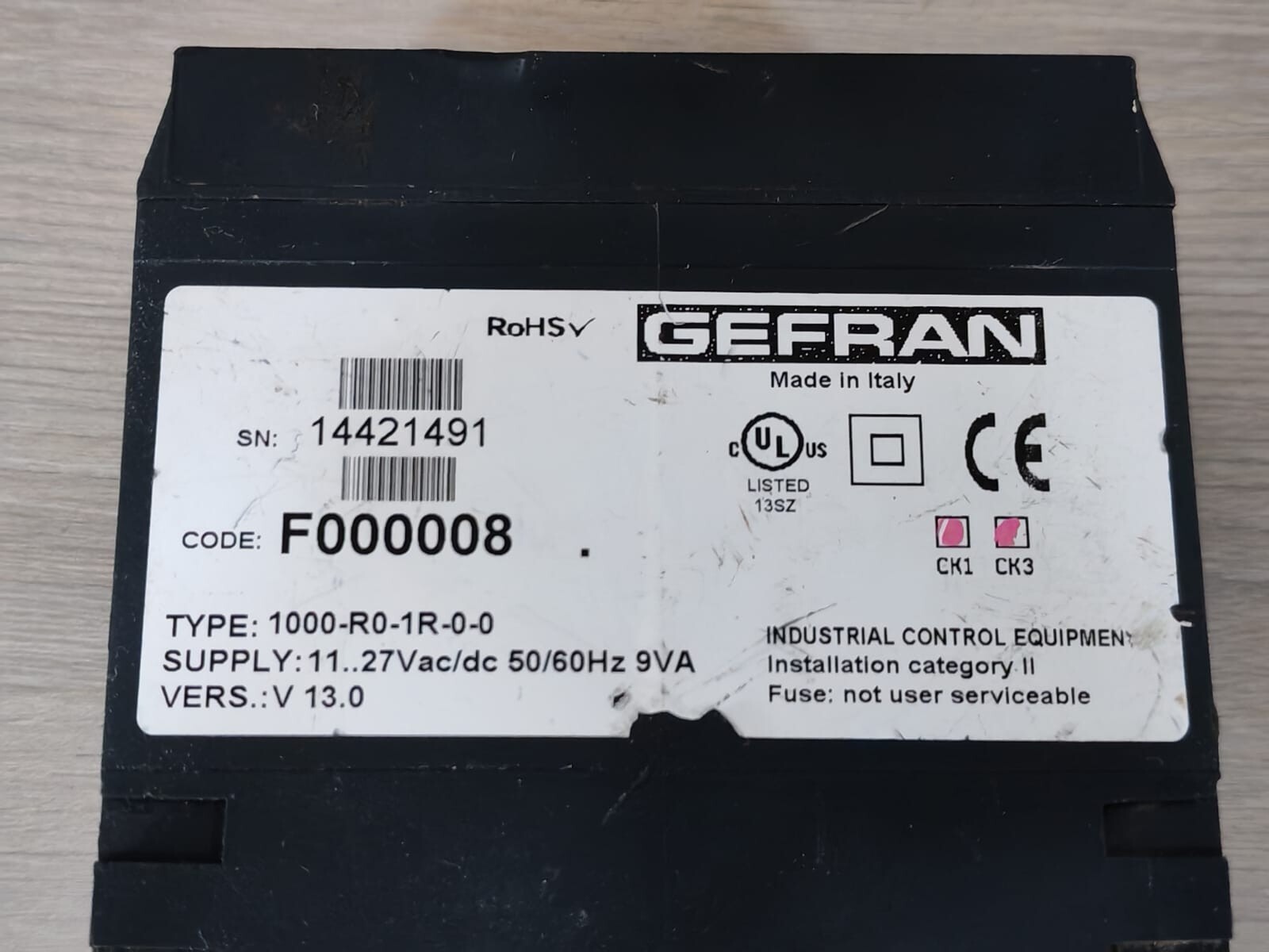 GEFRAN 1000-R0-1R-0-0 GEFRAN 1000-R0-1R-0-0 VER.13.0 11.27VAC/DC 50/60Hz 9VA TEMP.CONTROLLER 7