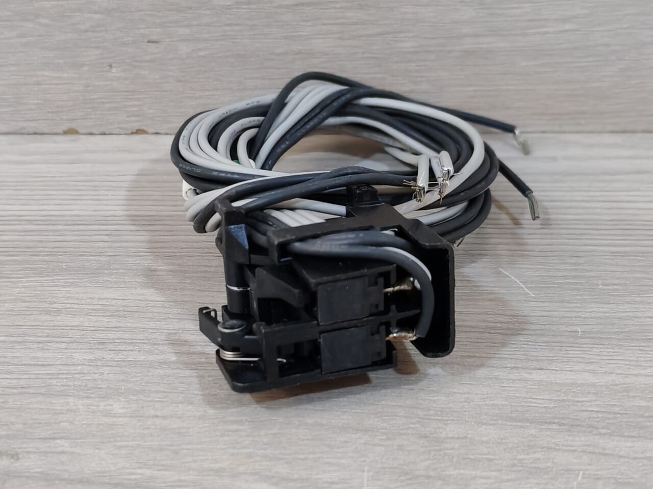 Unbranded 2H0050CDCK 2H0050CDCK AUXILLIARY SWITCH CIRCUIT BREAKER 5