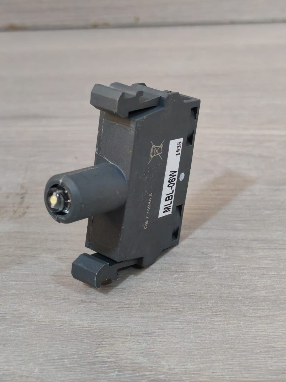 ABB MLBL-06 / MLBL-06W ABB MLBL-06 / MLBL-06W PILOT LIGHTS 4