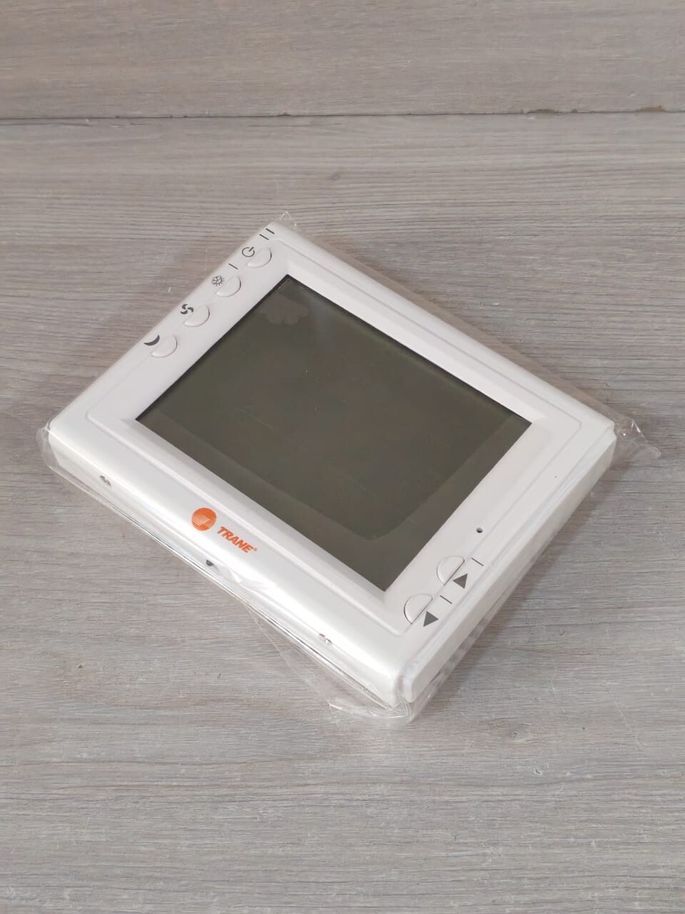Trane TR-SAS908MTW-0-F3 TRANE TR-SAS908MTW-0-F3 DIGITAL THERMOSTAT 100-240VAC 4