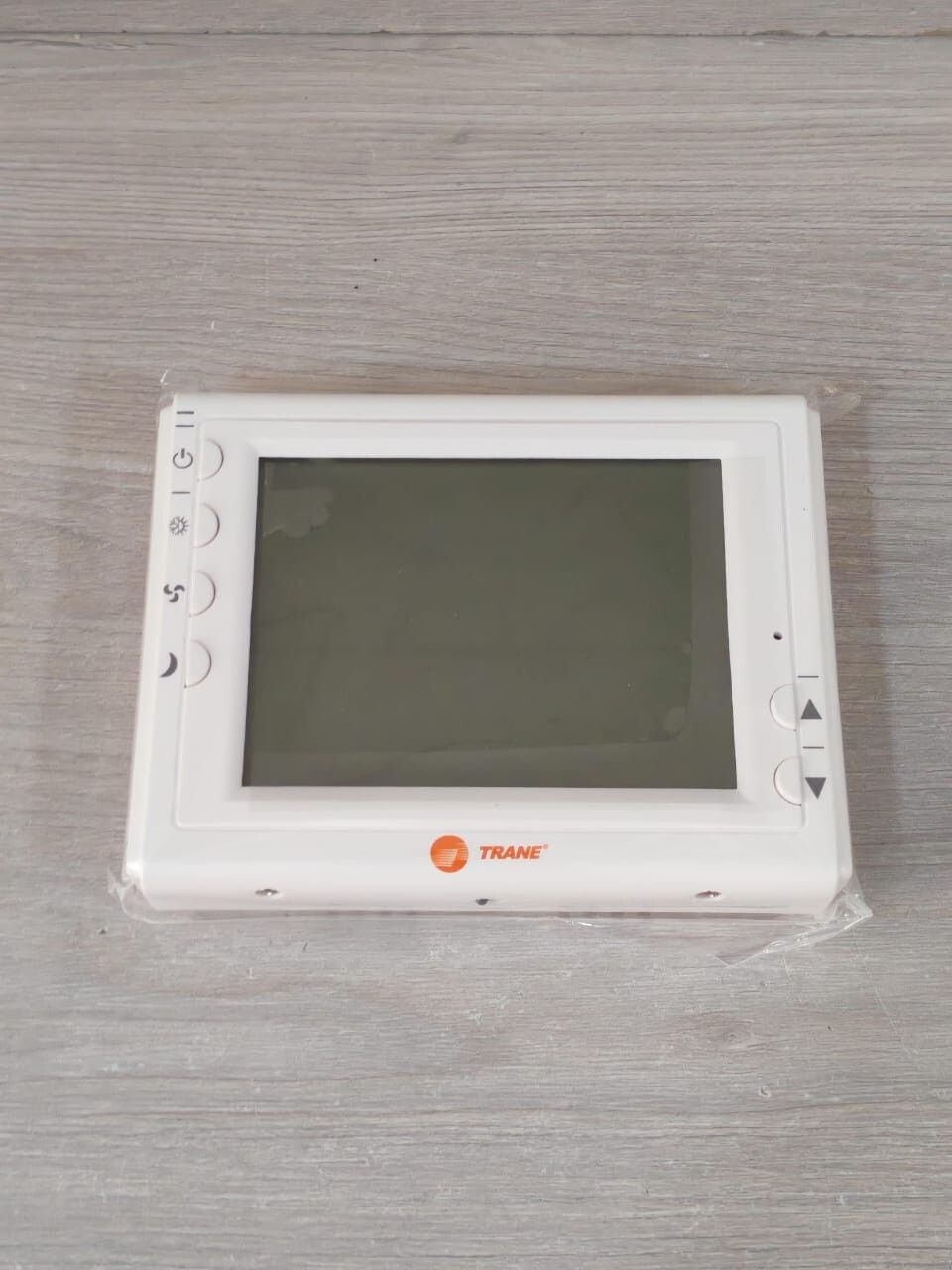 Trane TR-SAS908MTW-0-F3 TRANE TR-SAS908MTW-0-F3 DIGITAL THERMOSTAT 100-240VAC 6