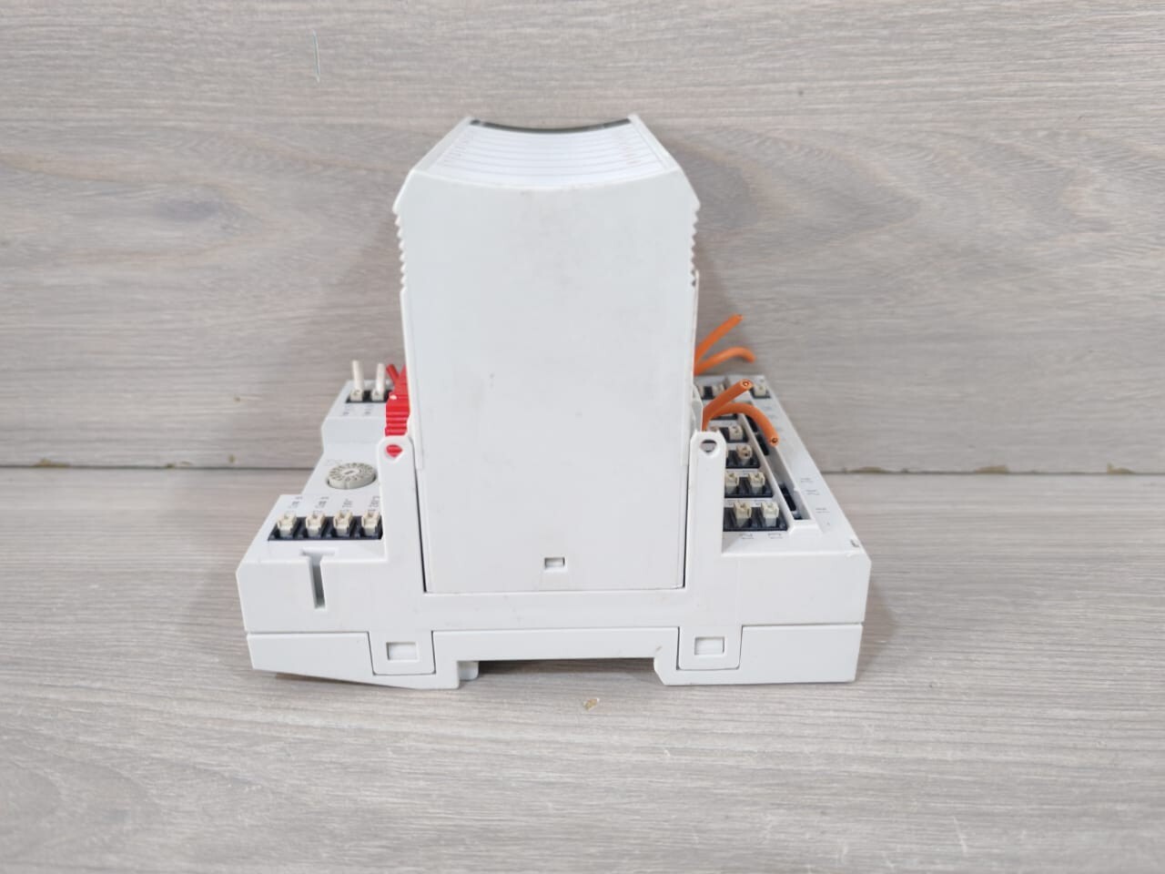 Honeywell XF824A Honeywell XF824A 6-Relay Digital Output Module 7
