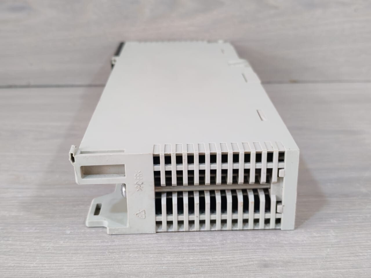 Schneider Electric 140 CRP 931 00 SCHNEIDER ELECTRIC 140 CRP 931 00 RIO HEAD S908 PV.08 SV.2.0 RL.00-WITHOUT COVER 8