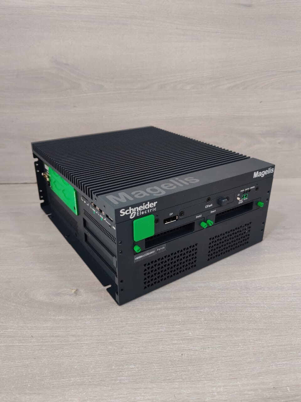 Schneider Electric HMIBMUCI29D4W01 SCHNEIDER ELECTRIC MAGNELIS IPC HMIBMUCI29D4W01 BOX PC UNIV.C FAST DC WES 4SLOTS 3