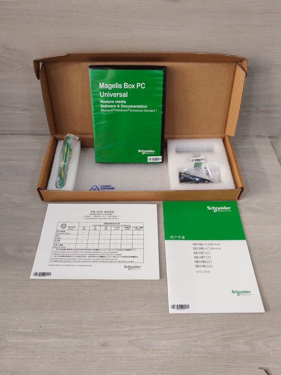 Schneider Electric HMIBMUCI29D4W01 SCHNEIDER ELECTRIC MAGNELIS IPC HMIBMUCI29D4W01 BOX PC UNIV.C FAST DC WES 4SLOTS 5