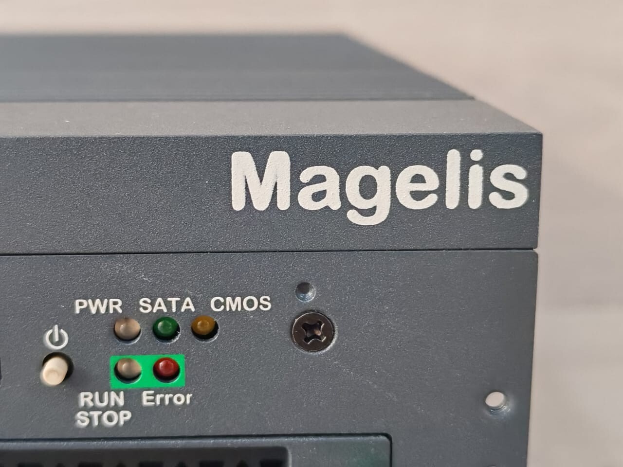 Schneider Electric HMIBMUCI29D4W01 SCHNEIDER ELECTRIC MAGNELIS IPC HMIBMUCI29D4W01 BOX PC UNIV.C FAST DC WES 4SLOTS 9