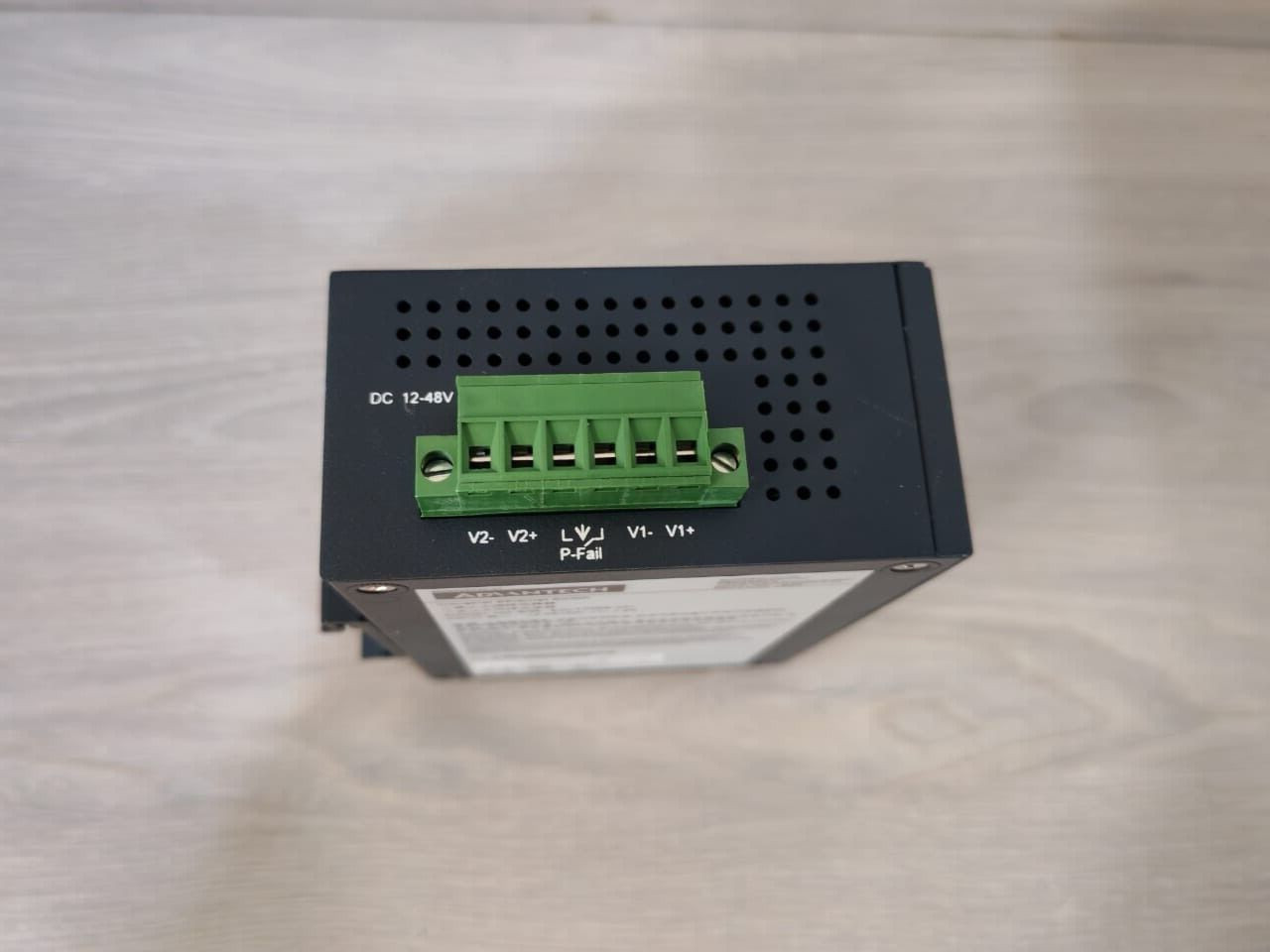 Advantech EKI-7706E-2FI Advantech EKI-7706E-2FI Industrial Ethernet Switch 12-48 VDC | 1.5A 9