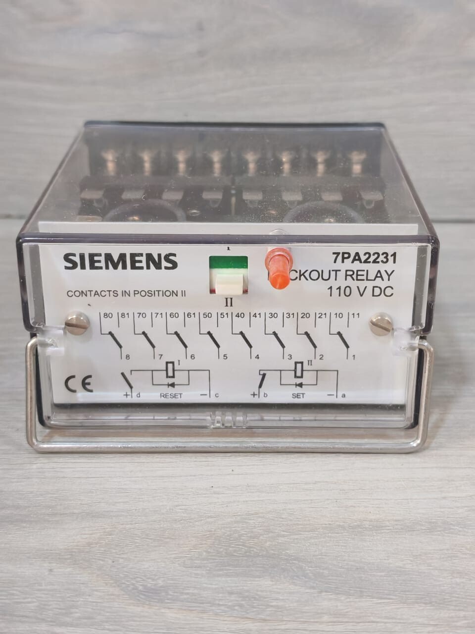 Siemens 7PA2231-0 SIEMENS 7PA2231-0 LOCK-OUT FAST RELAY 8 NC/NO PUSH BUTTON 110VDC 2