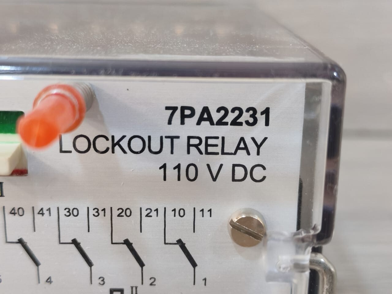 Siemens 7PA2231-0 SIEMENS 7PA2231-0 LOCK-OUT FAST RELAY 8 NC/NO PUSH BUTTON 110VDC 3
