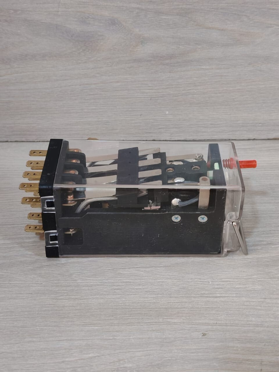 Siemens 7PA2331 SIEMENS 7PA2331-0 LOCKOUT FAST RELAY 4 NC/NO PUSH BUTTON 11OVDC 7