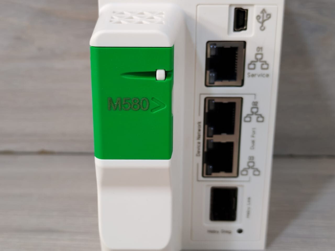 Schneider Electric BMEH582040 SCHNEIDER ELECTRIC BMEH582040 M580 HSBY CPU LEVEL 2 FOR RIO 4