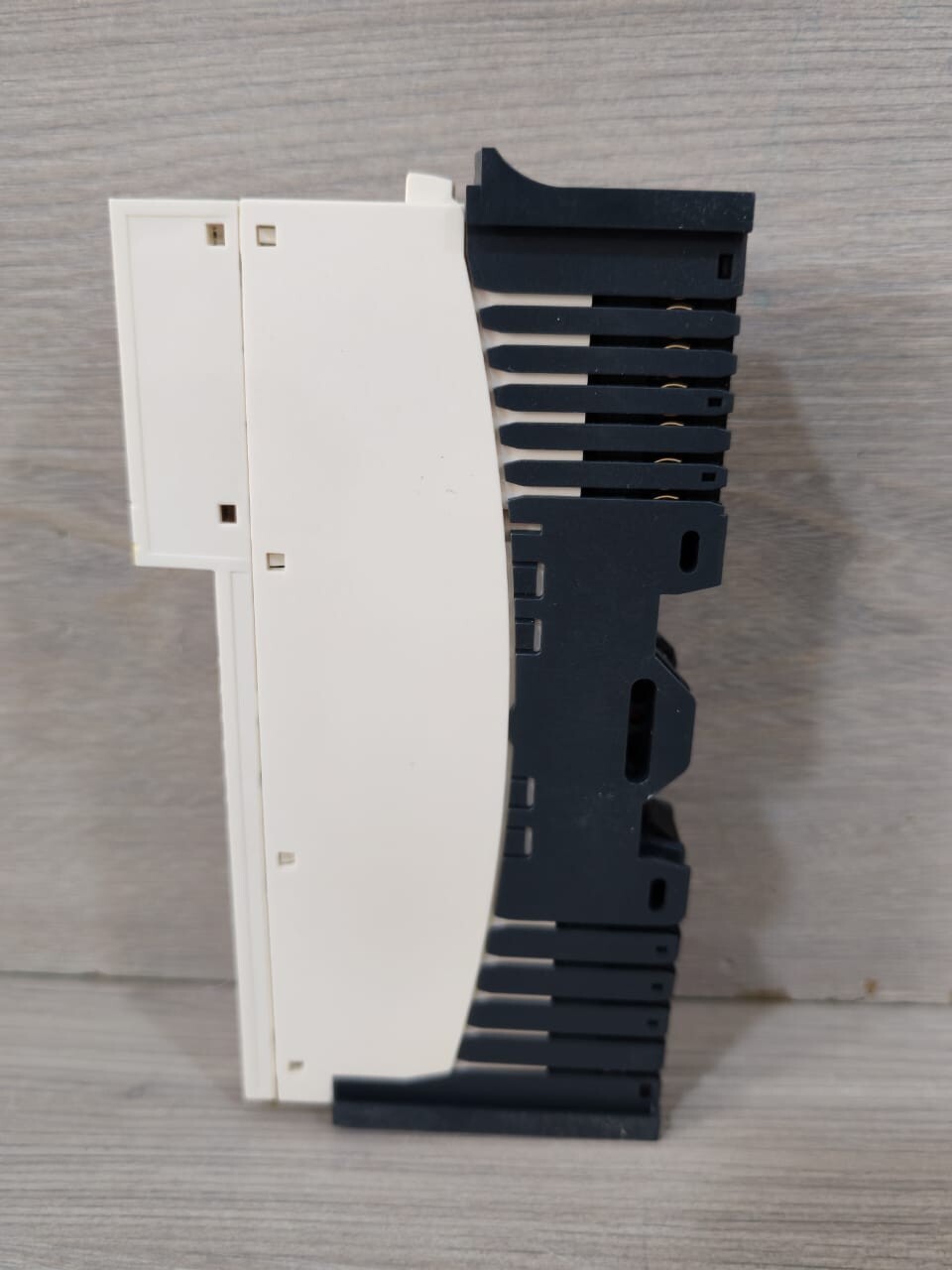 Schneider Electric STBXBE1300K SCHNEIDER ELECTRIC STBXBE1300K BOS MODULE PREF DEVICES KIT CONNS,BASE 4