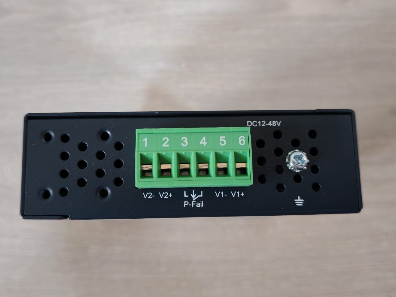 Advantech EKI-2525-BE Advantech EKI-2525 5-Port 10/100Mbps Industrial Unmanaged Fast Ethernet Switch 6