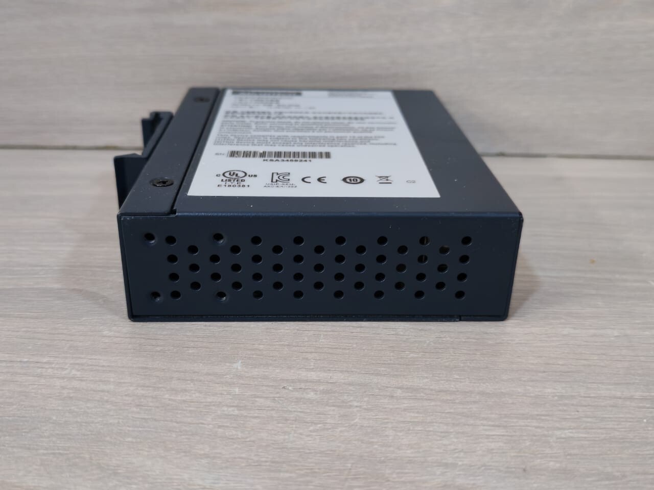 Advantech EKI-2525-BE Advantech EKI-2525 5-Port 10/100Mbps Industrial Unmanaged Fast Ethernet Switch 8