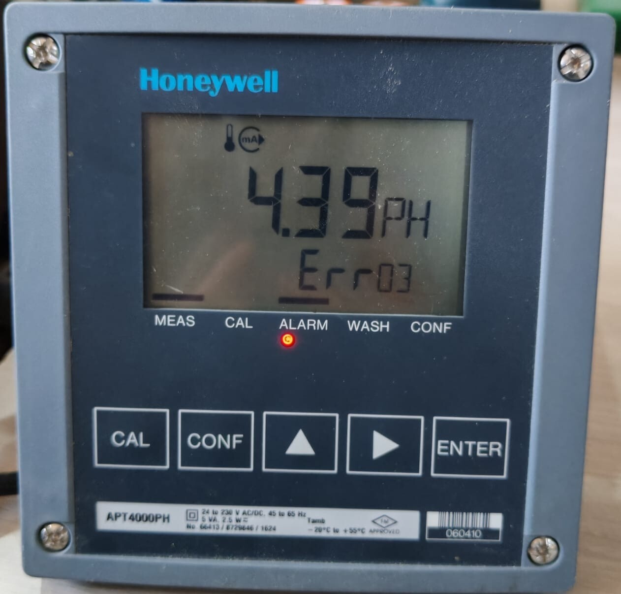 Honeywell APT4000PH HONEYWELL APT4000PH ANALYZERS TRANSMITTER 24/230V 45/65HZ 5 VA, 2.5 W 2