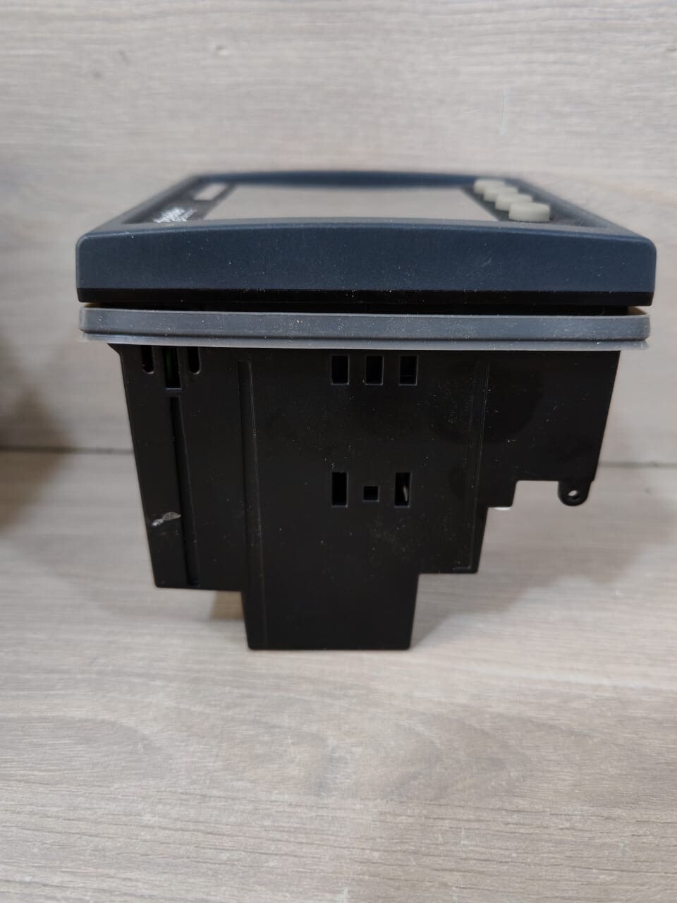 Schneider Electric METSEPM5560 Schneider Electric PM5560 Power Logic METSEPM5560 6
