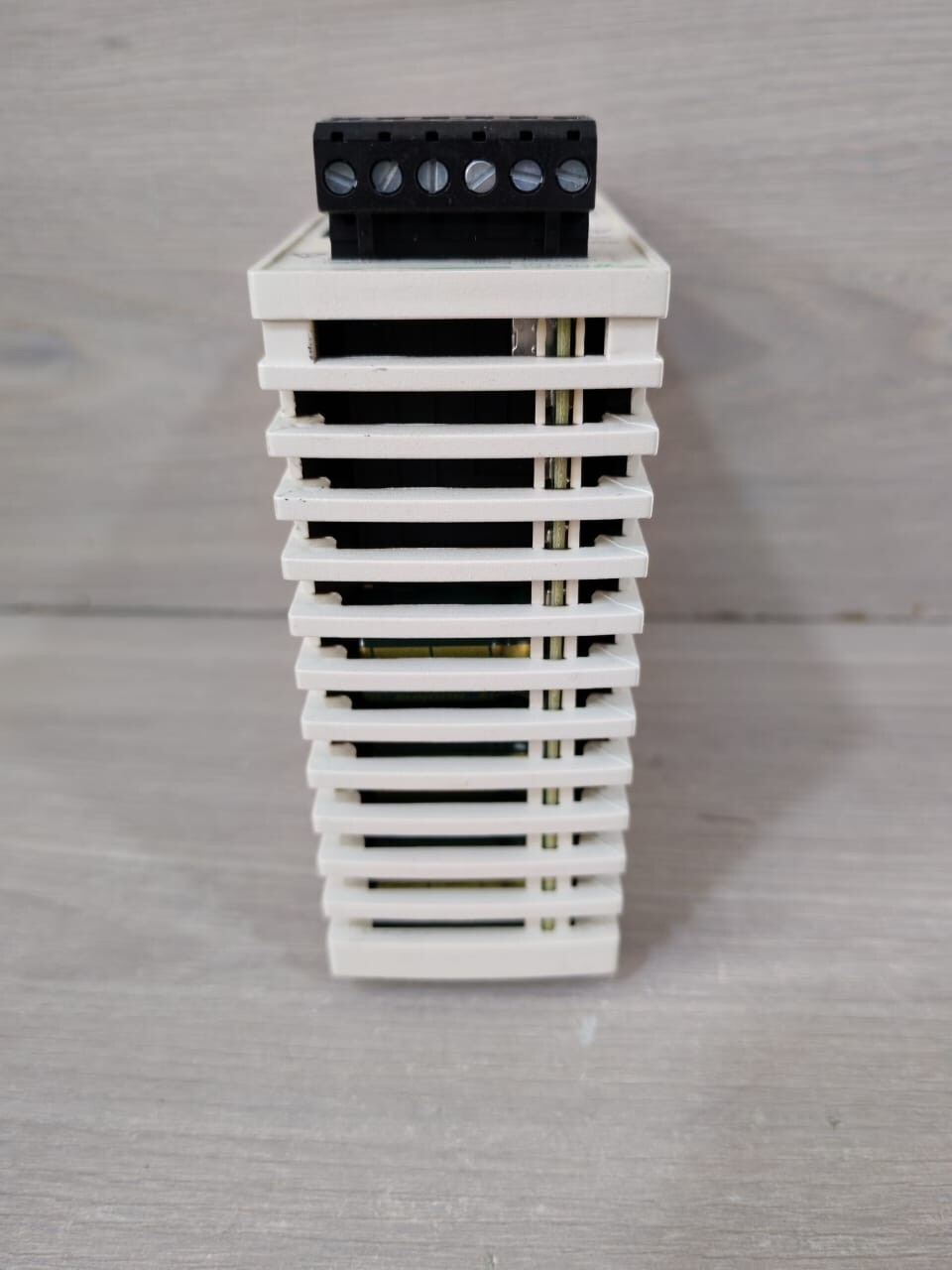 Schneider Electric TCSESM043F2CS0 Schneider-Electric TCSESM043F2CS0 ConneXium MAnaged Switch 2TX/2FX-SM 6