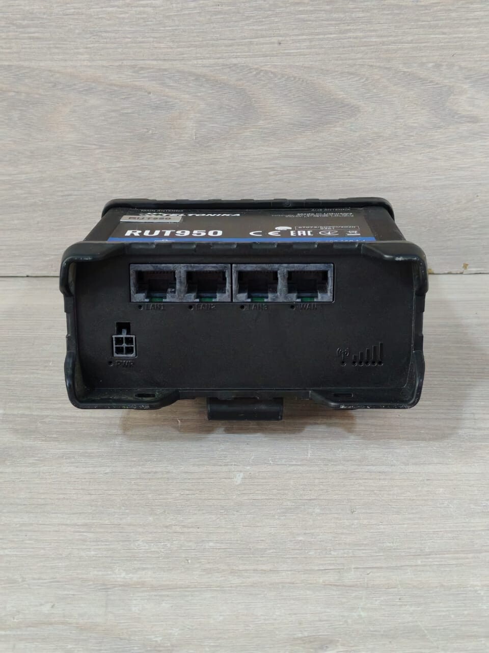 TELTONIKA RUT950 TELTONIKA RUT950 WIRELESS ROUTER 9