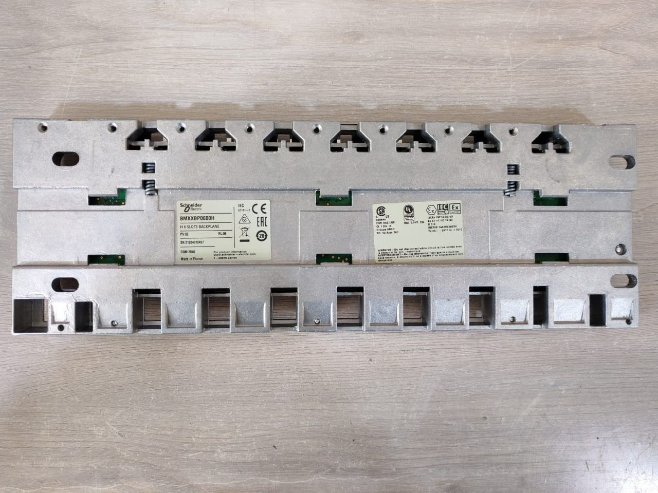 Schneider Electric BMXXBP0600H SCHNEIDER ELECTRIC BMXXBP0600H 6 SLOTS BACKPLANE 5