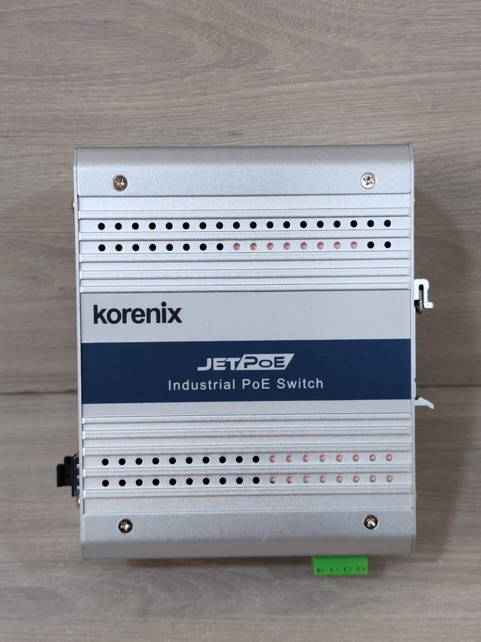 KORENIX 3810GF KORENIX JETNET 3810GF INDUSTRIAL 8-PORT POE+2-PORT GBE FIBER SWITCH 6